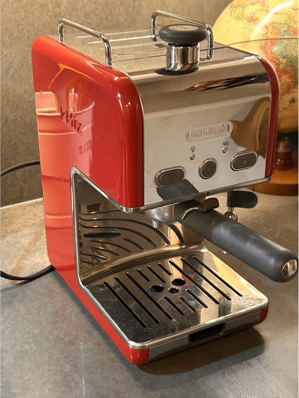 DeLonghi kMix Espresso Cappuccino Maker And steamer Red des02re Tested